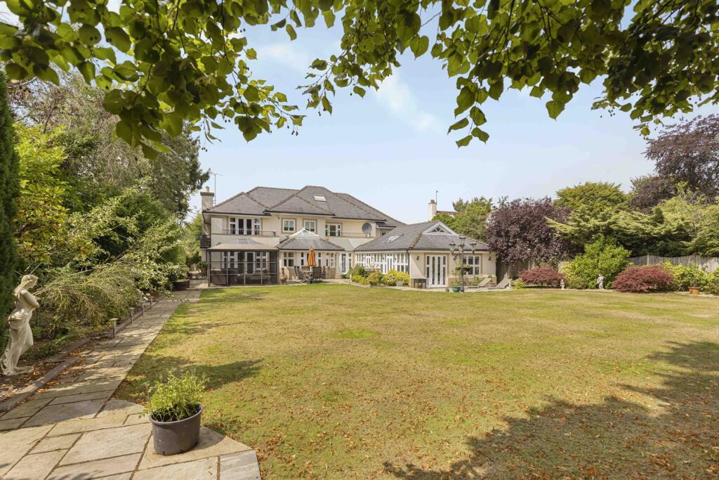 6 bedroom detached house for sale in Bow Green Road, Bowdon, Altrincham, WA14